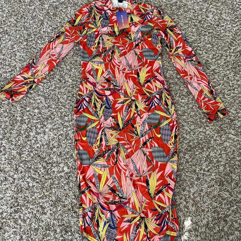 Multicolored Bodycon Dress - Picture 13 of 14